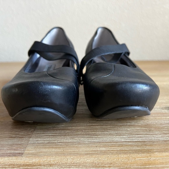 Tsubo Women's Asmik Wedge Pump Size 7.5 Black Leather Platform Mary Jane Shoes - Picture 7 of 12